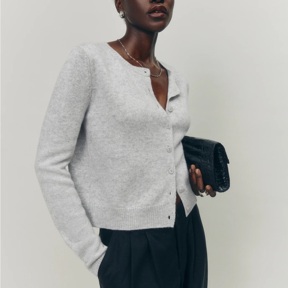 Reformation Clara Cashmere Cardigan in Light Grey. Size XS.